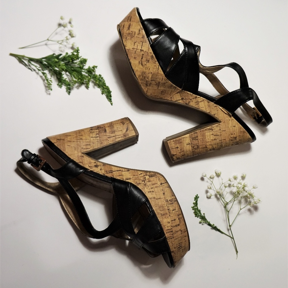 G BY GUESS CHUNKY PLATFORM SLINGBACK